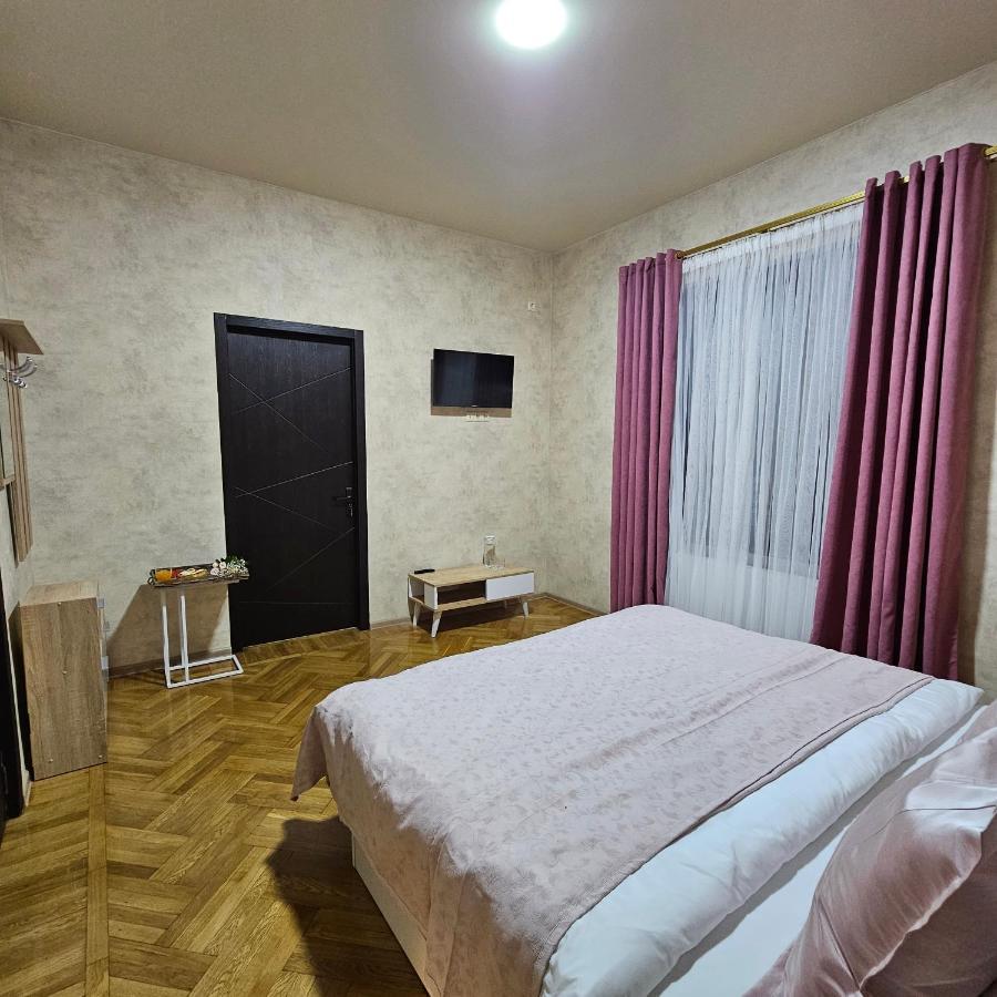 Memory Basket Hotel Kutaisi Eksteriør billede