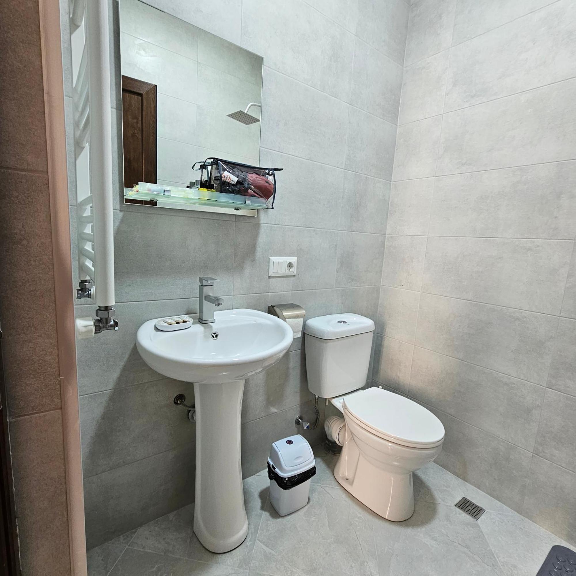 Memory Basket Hotel Kutaisi Eksteriør billede